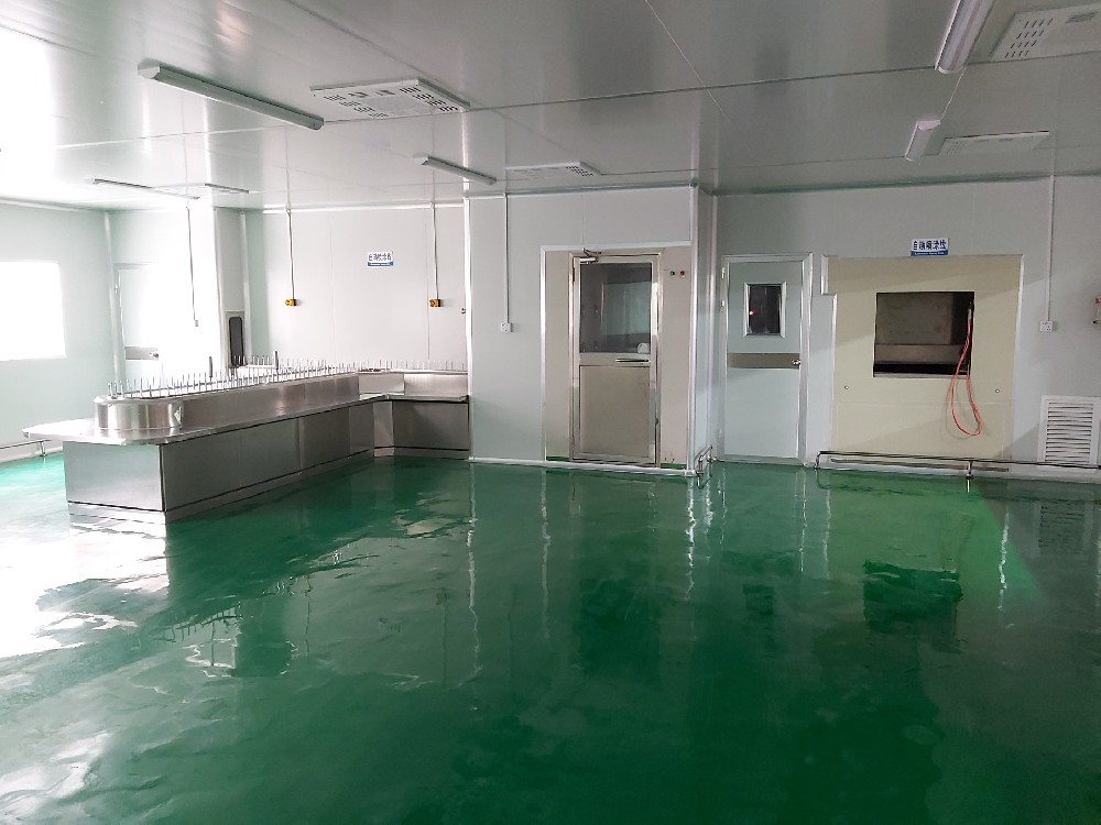 巨豪涂裝設(shè)備、十萬(wàn)級(jí)凈化車(chē)間