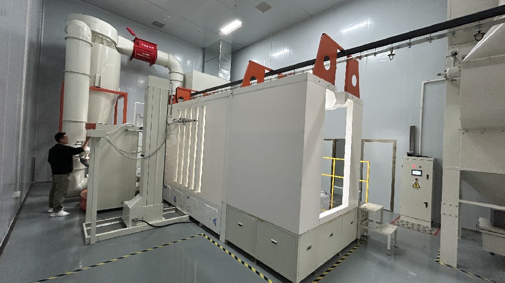 巨豪機(jī)械 五金護(hù)欄擋板靜電噴粉設(shè)備 粉末噴涂流水線(xiàn)